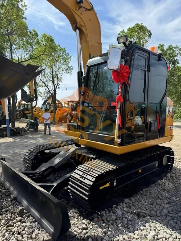 CAT 307 E2 Midi excavators  7t - 12t