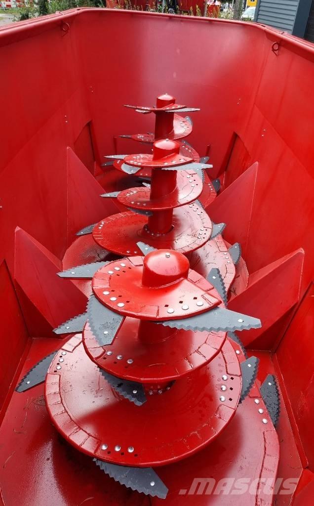 RMH Trio 45 Mixer feeders