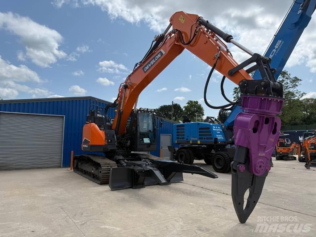 Develon DX 235 LCR-7 Crawler excavators