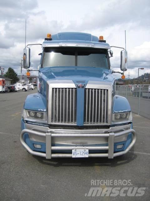 Western Star 5700 XE Truck Tractor Units