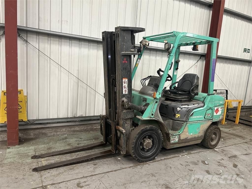 Mitsubishi FD25NT Diesel trucks