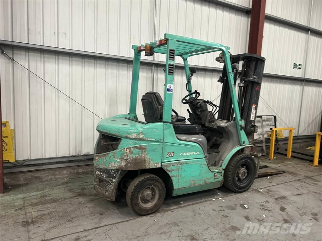 Mitsubishi FD25NT Diesel trucks