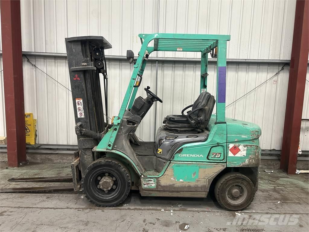 Mitsubishi FD25NT Diesel trucks
