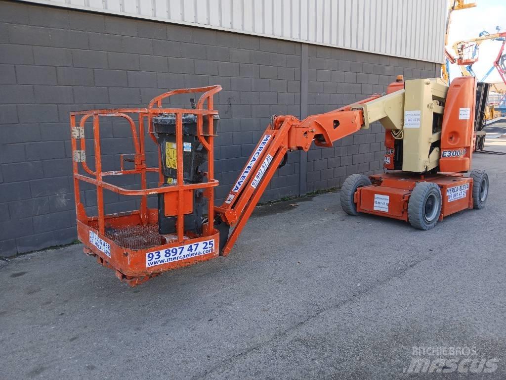 JLG E300AJP Articulated boom lifts