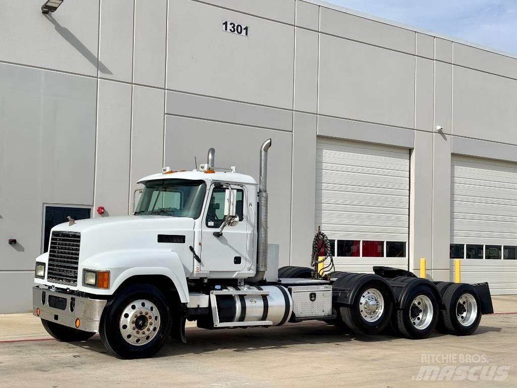Mack CHU 613 Truck Tractor Units
