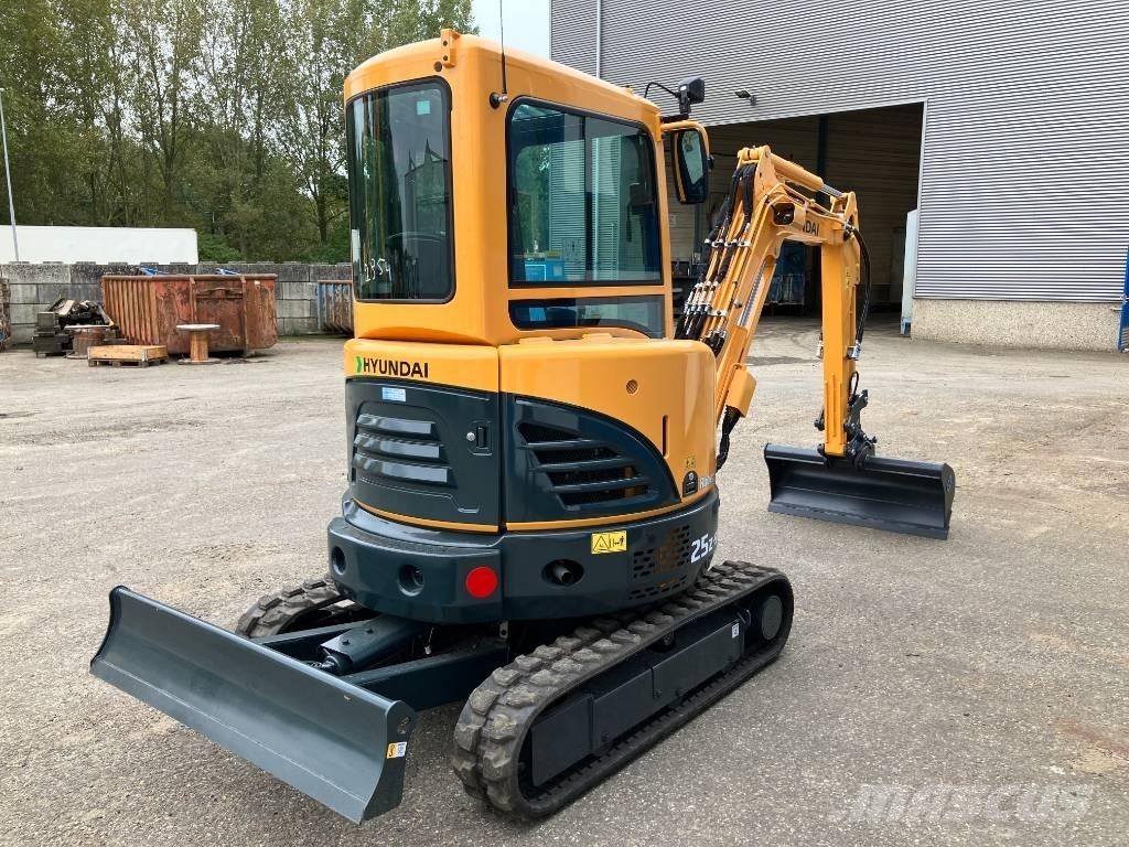 Hyundai R25Z-9AK Mini excavators < 7t