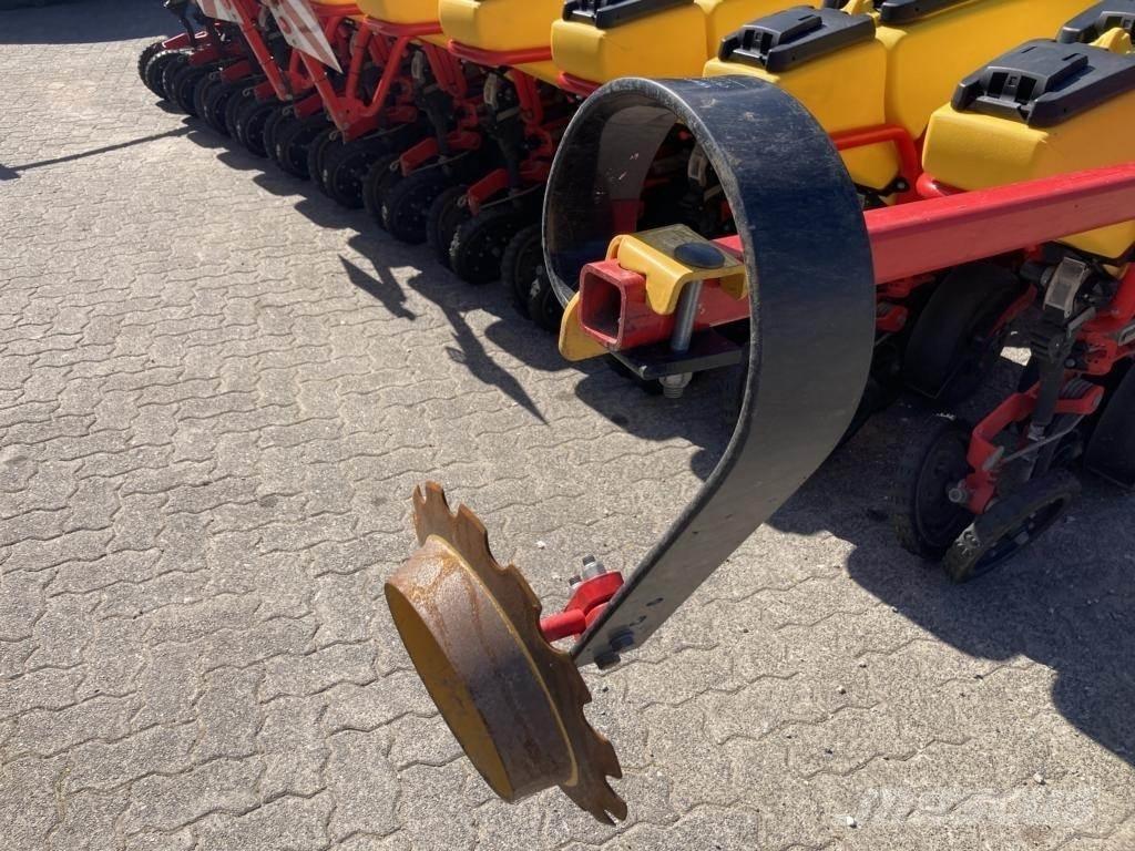 Väderstad Tempo V Precision sowing machines
