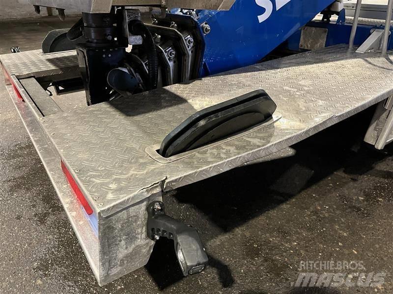 Palfinger P 260 B Truck mounted aerial platforms