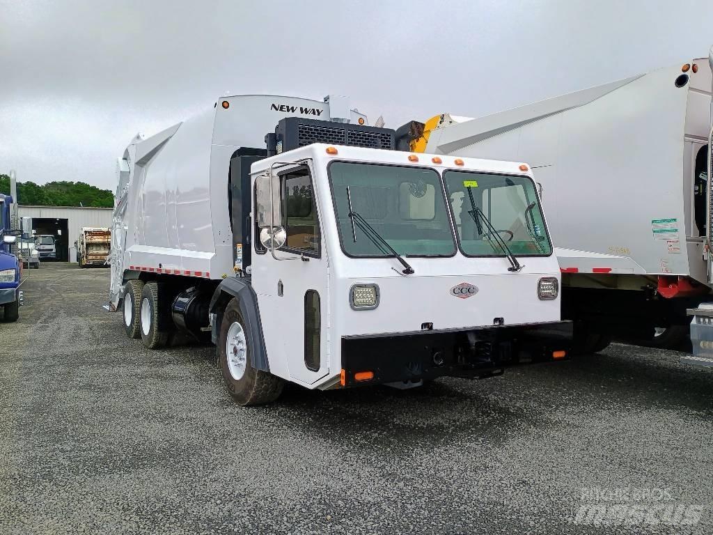  Crane Carrier LE Waste trucks
