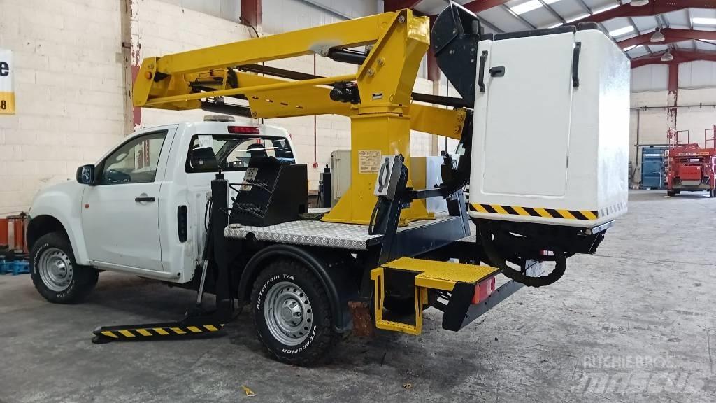 VERSALIFT LAT 135 Truck mounted aerial platforms