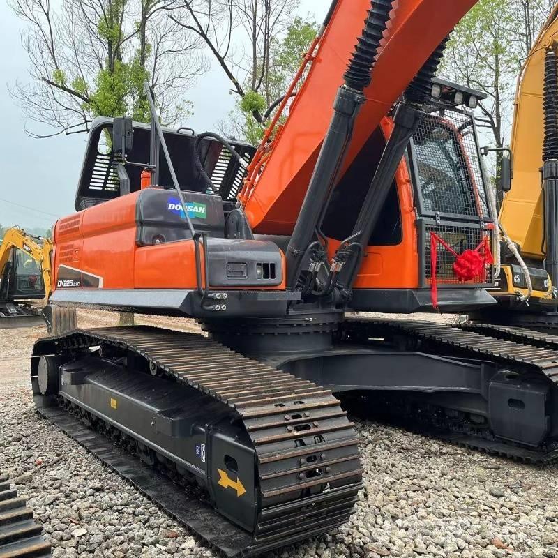 Doosan DX 225 Crawler excavators