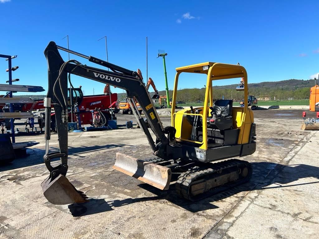Volvo EC 25 Mini excavators < 7t