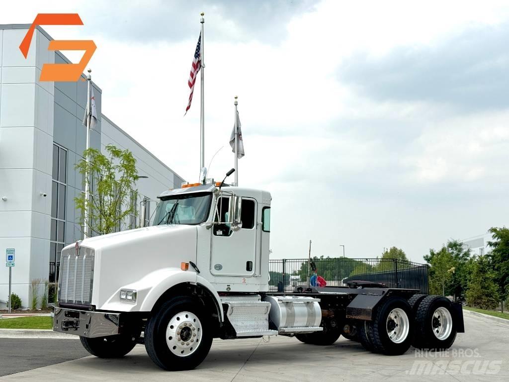 Kenworth T800 Truck Tractor Units