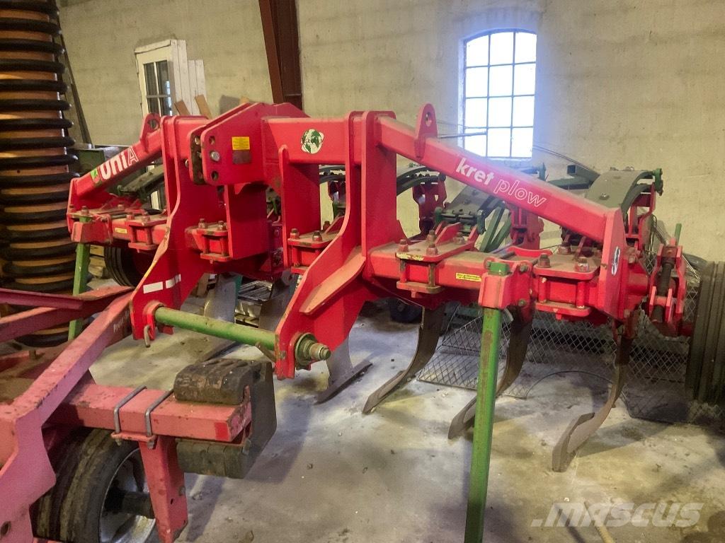 Unia Kret plov Chisel ploughs