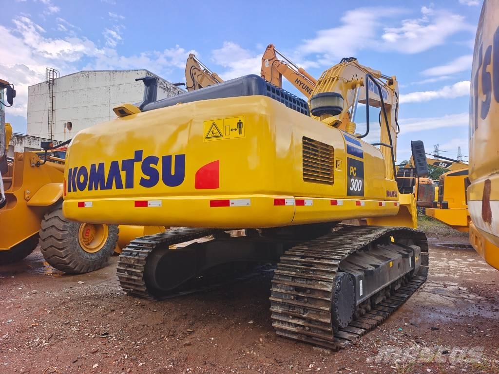 Komatsu PC 300 Crawler excavators