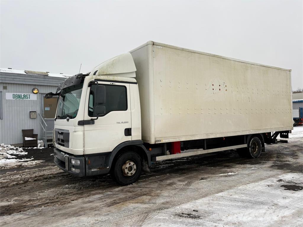 MAN 12.220 Van Body Trucks