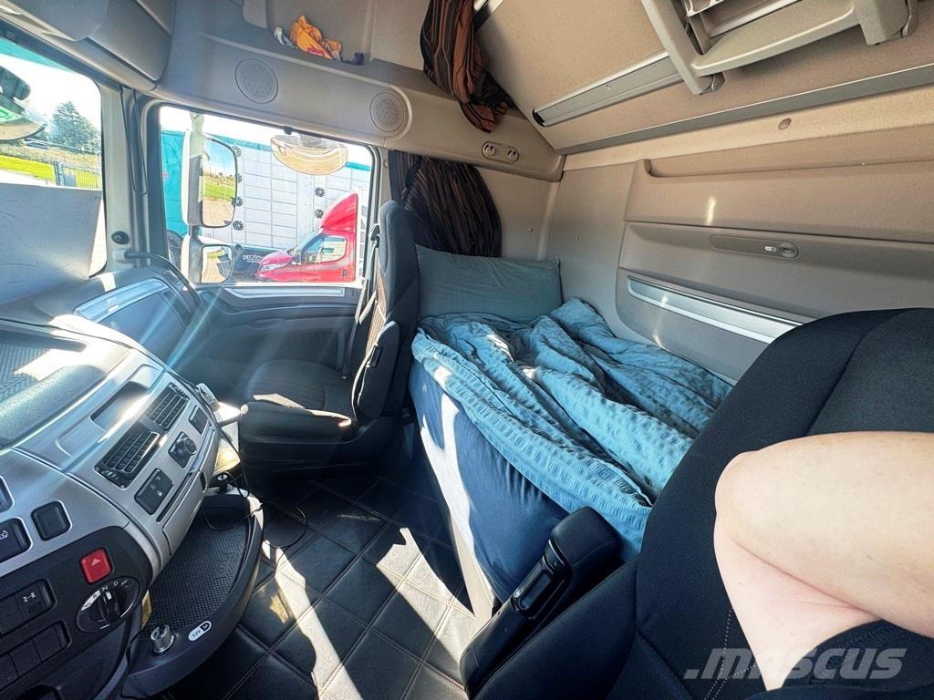 DAF XF 530 Truck Tractor Units