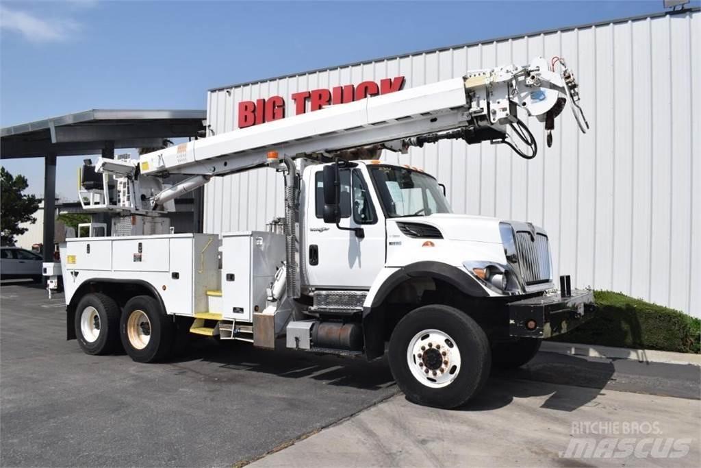 Altec D3060ATR Mobile drill rig trucks
