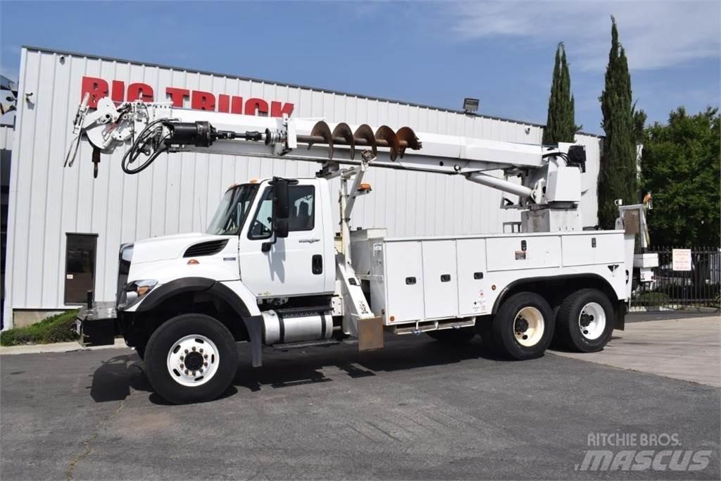Altec D3060ATR Mobile drill rig trucks