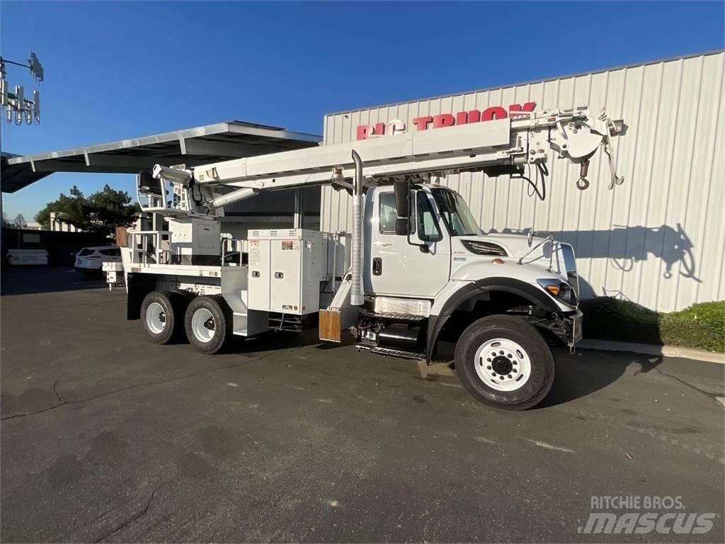 Altec D3060ATR Mobile drill rig trucks