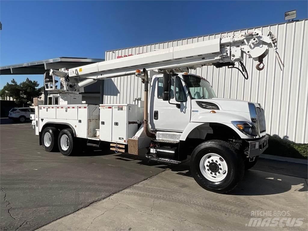 Altec D4065BTR Mobile drill rig trucks