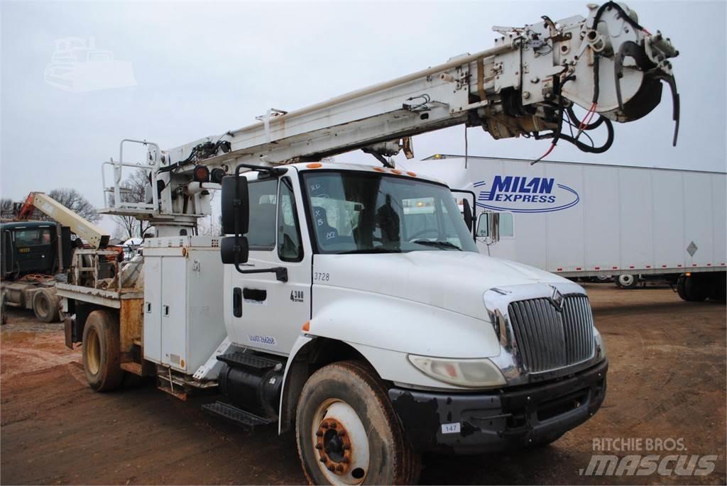 Altec DM47TR Mobile drill rig trucks