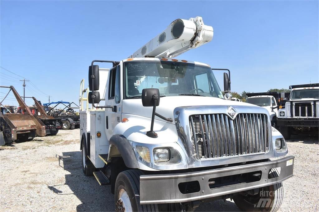 Altec L36A Truck mounted aerial platforms