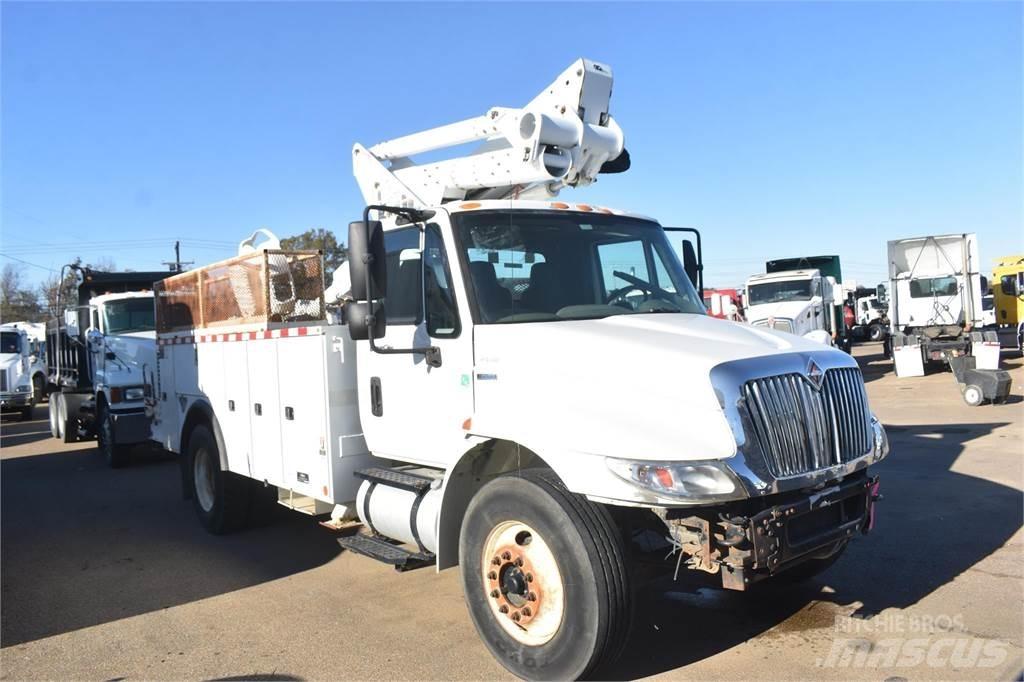 Altec TA41M Truck mounted aerial platforms