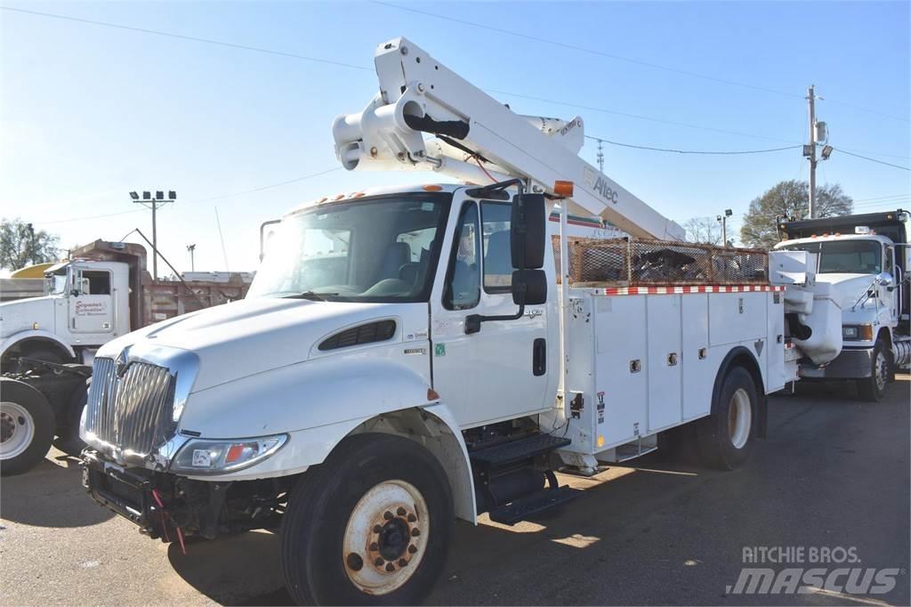 Altec TA41M Truck mounted aerial platforms