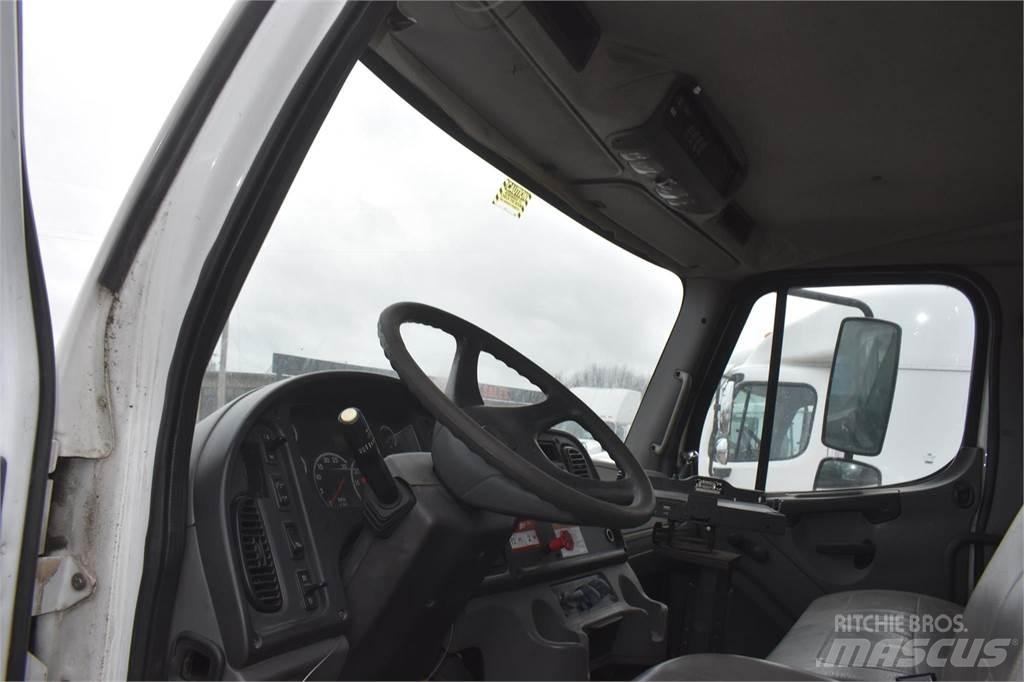 Altec TA41M Truck mounted aerial platforms