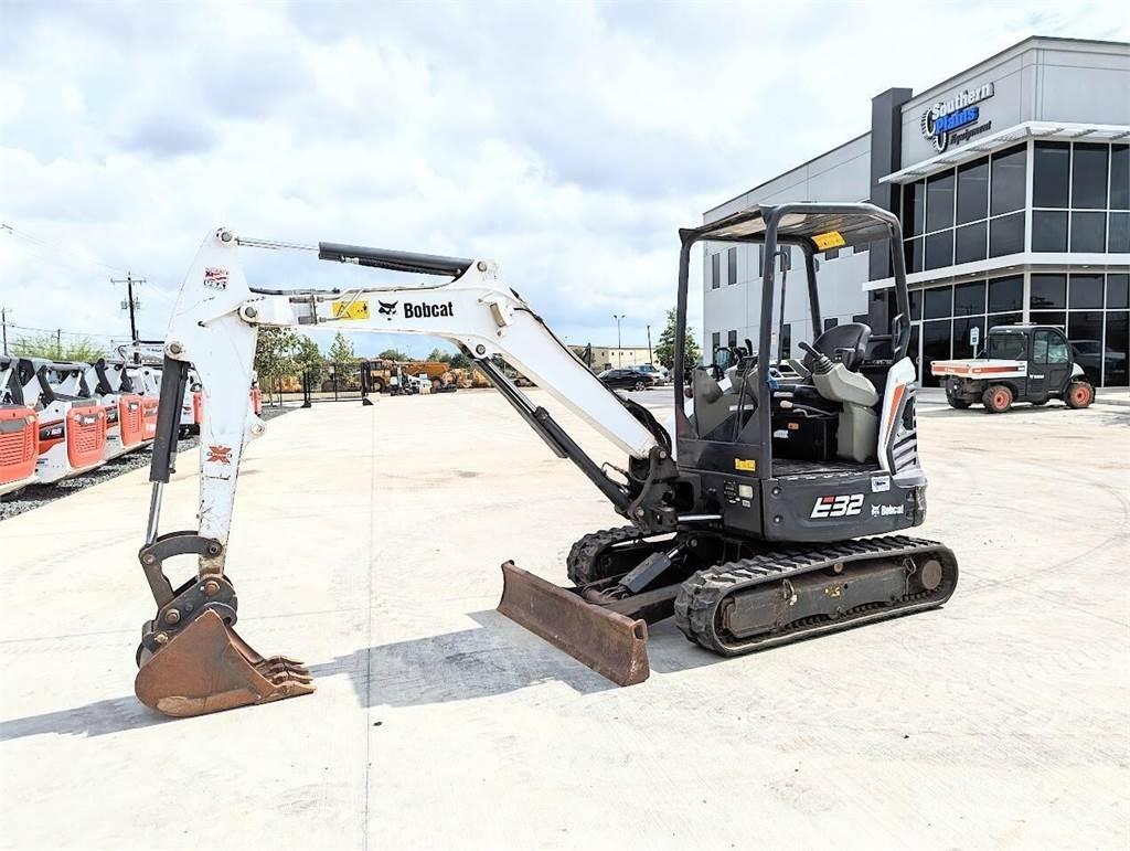 Bobcat E32I Mini excavators < 7t