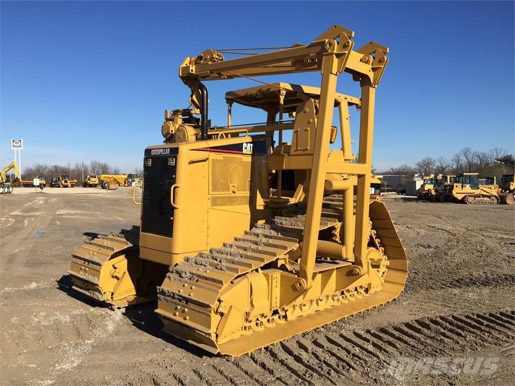 CAT D6N LGP Pipelayer dozers
