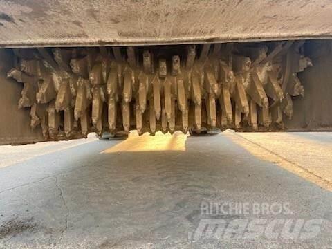 CAT RM-300 Asphalt recyclers