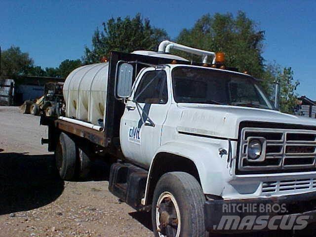 GMC TOPKICK C6500 Tanker trucks
