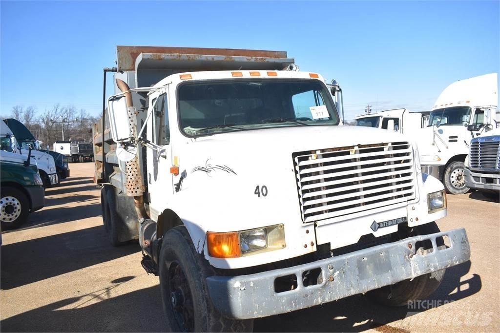 International 4900 Tipper trucks