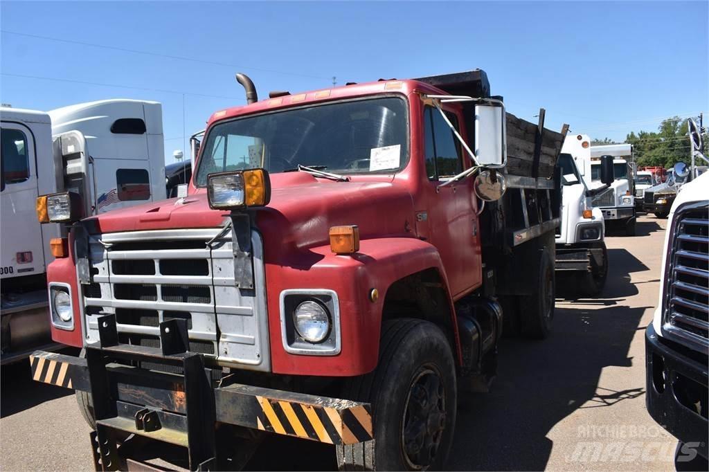 International S1900 Tipper trucks