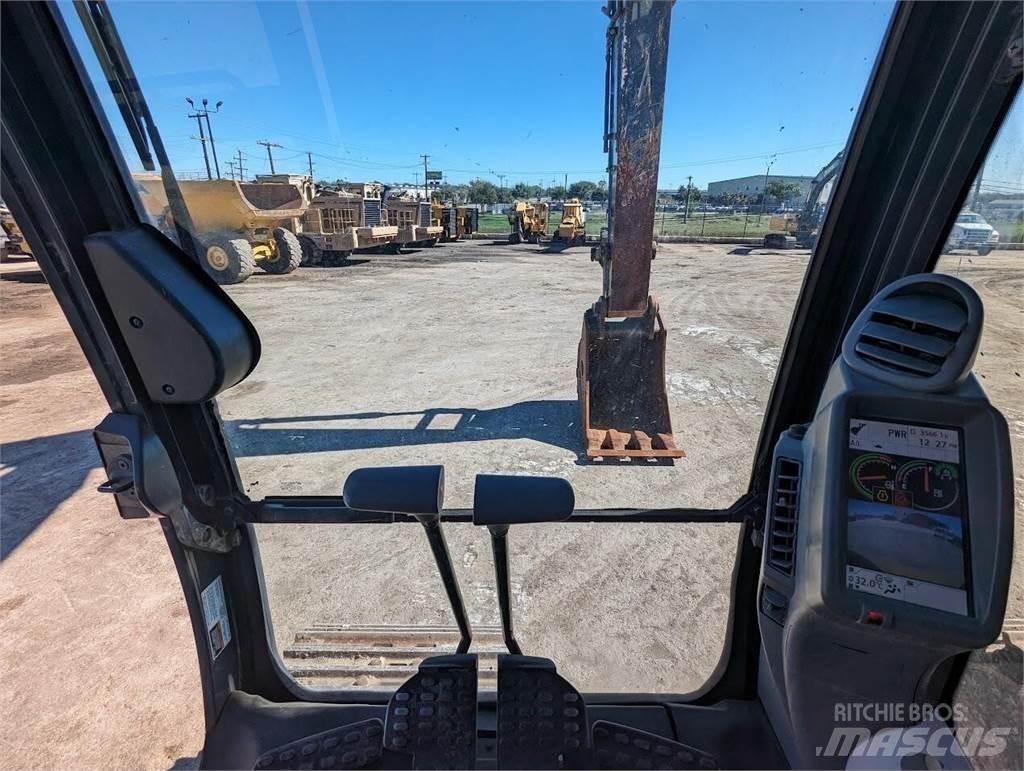 John Deere 350G LC Crawler excavators