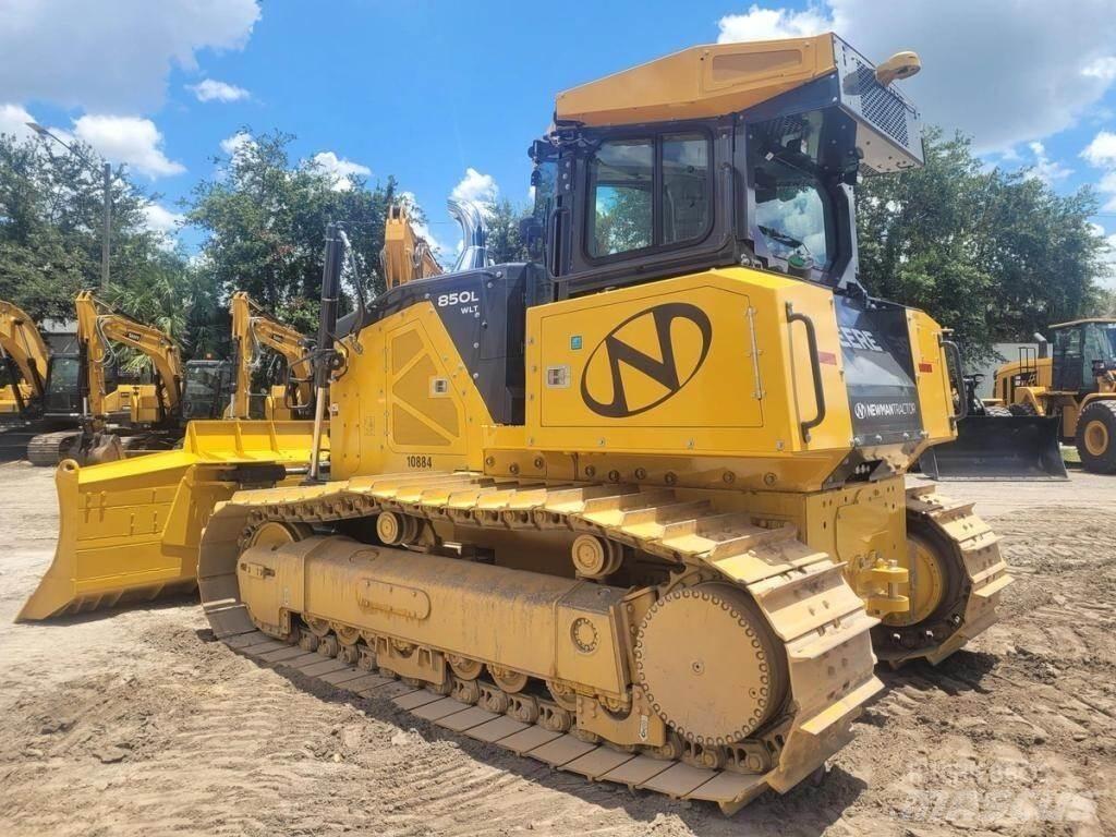 John Deere 850L WLT Crawler dozers