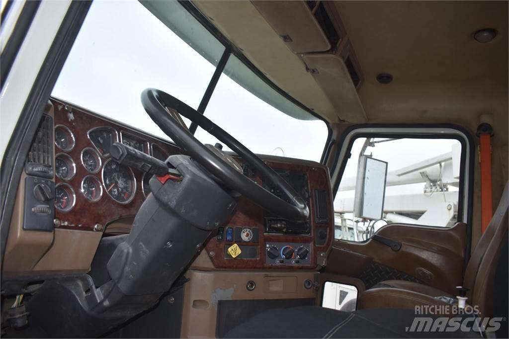 Mack GRANITE GU713 Tipper trucks