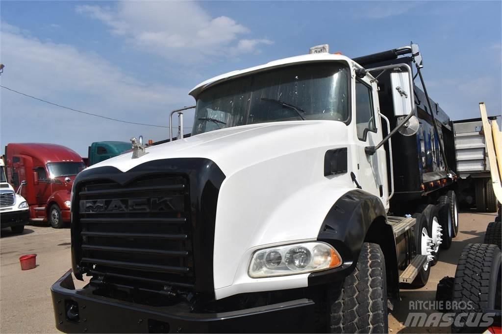 Mack GRANITE GU813 Tipper trucks