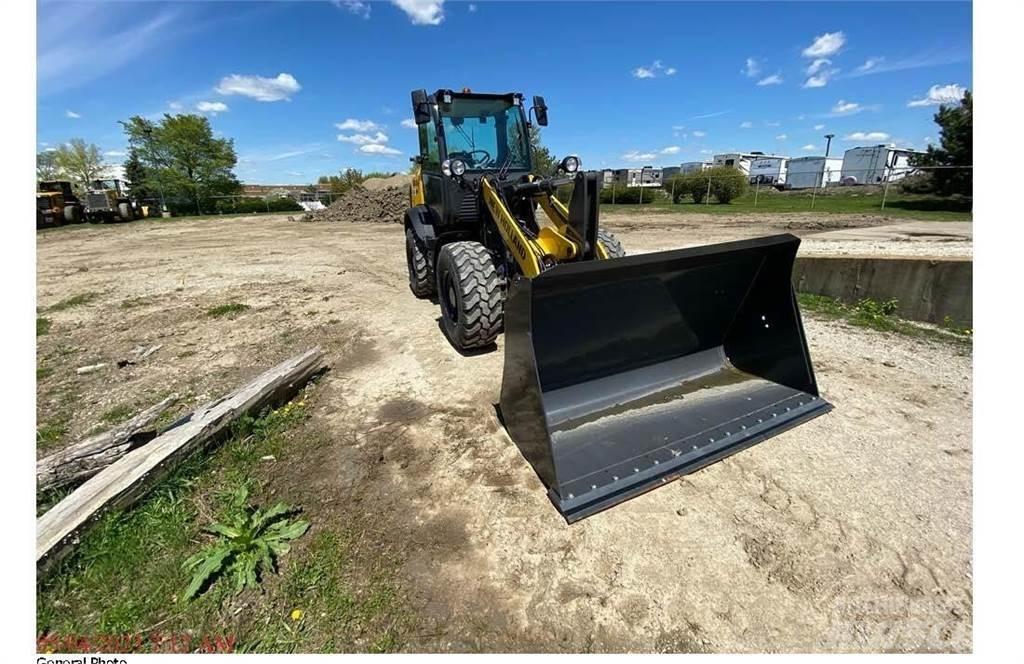 New Holland W80C Wheel loaders