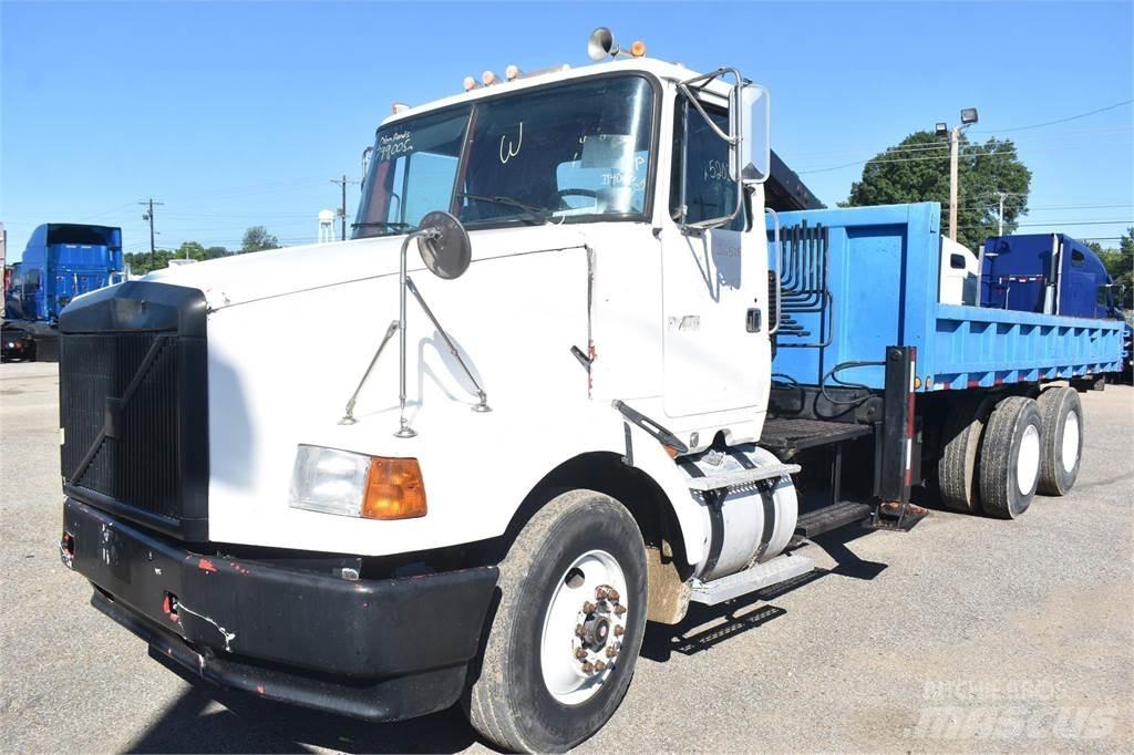 Volvo WG64 Crane trucks