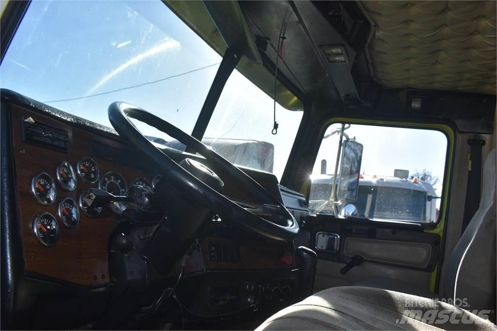 Western Star 4900 Tipper trucks