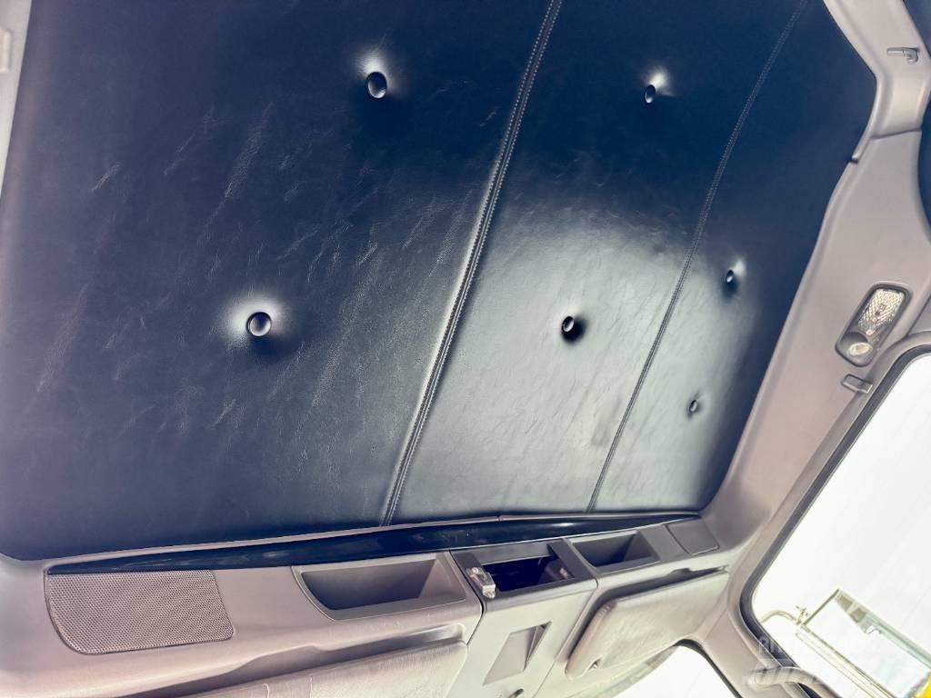 Kenworth T800 Truck Tractor Units
