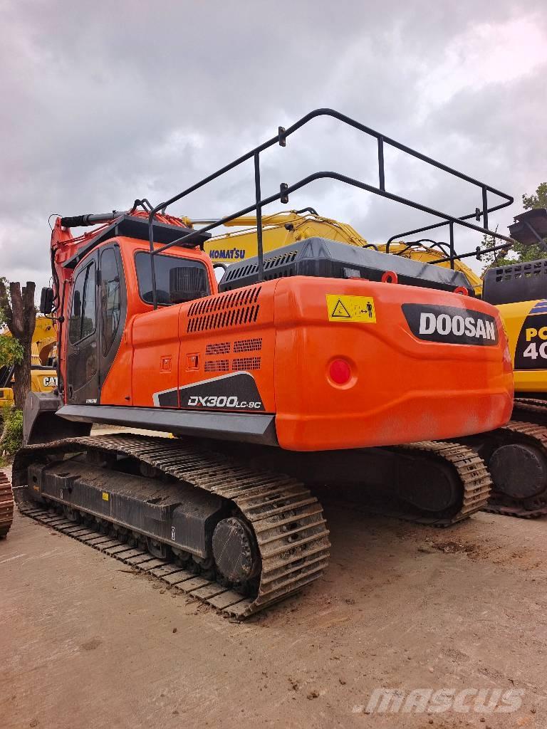 Doosan DX 300 Crawler excavators