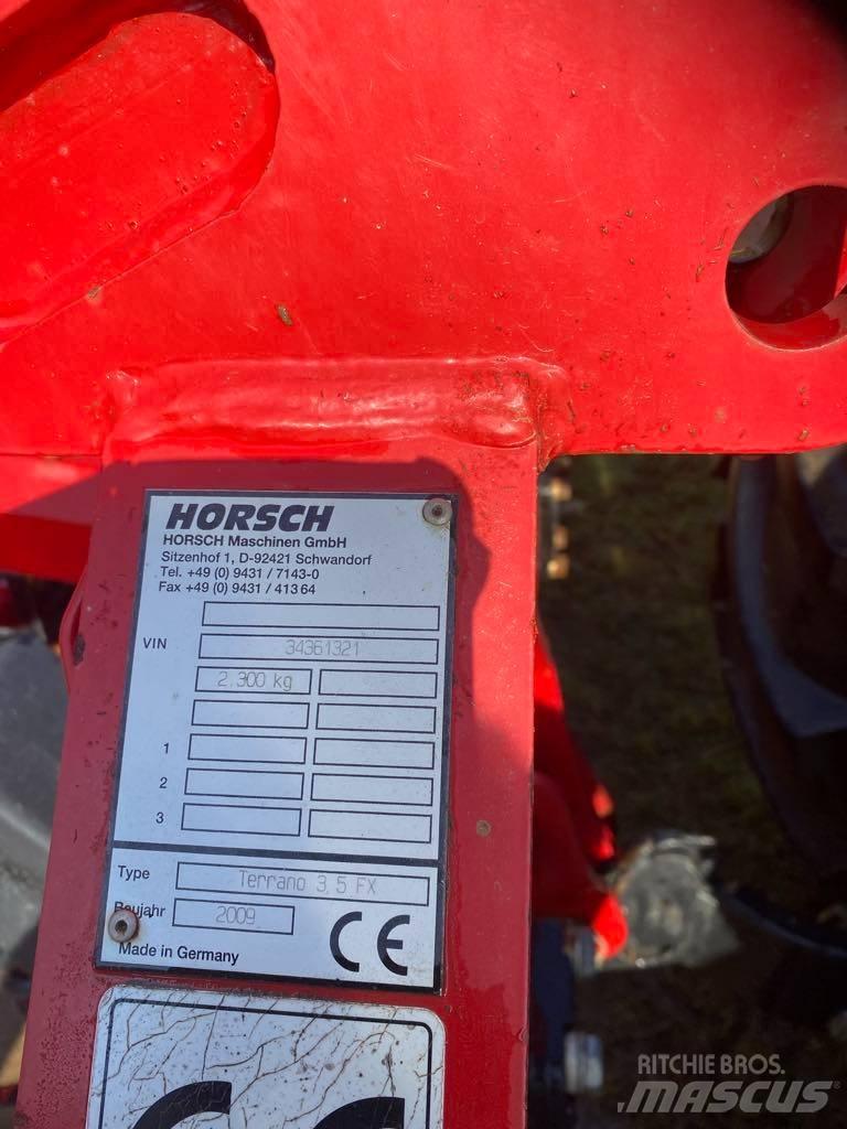 Horsch Terrano 3 FX Cultivators