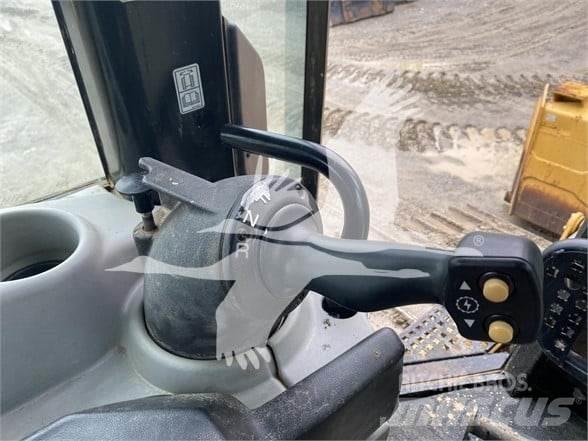 CAT D6N XL Crawler dozers