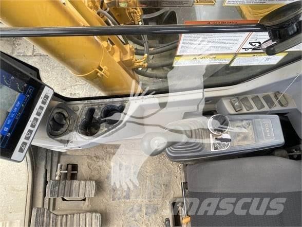 Kato HD820 LC Crawler excavators