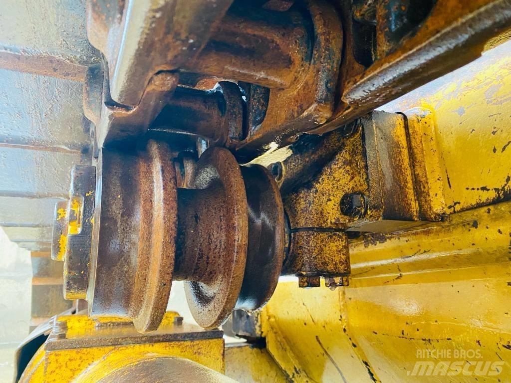 CAT 953 Crawler FEL's