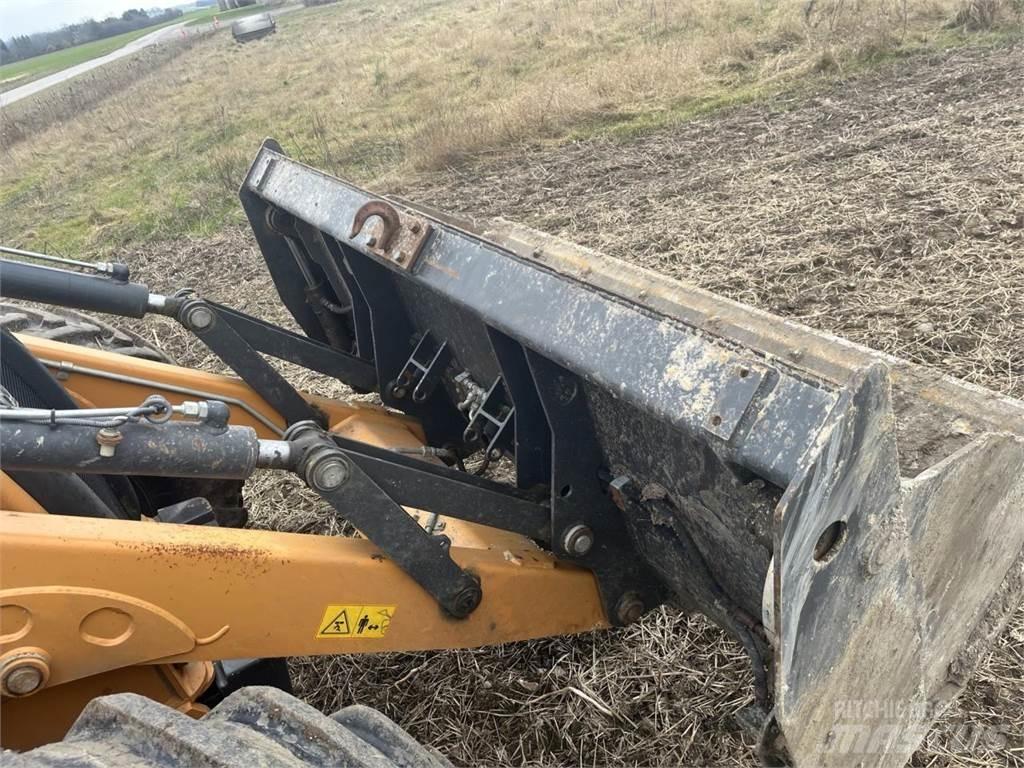 CASE 695 ST TLB's